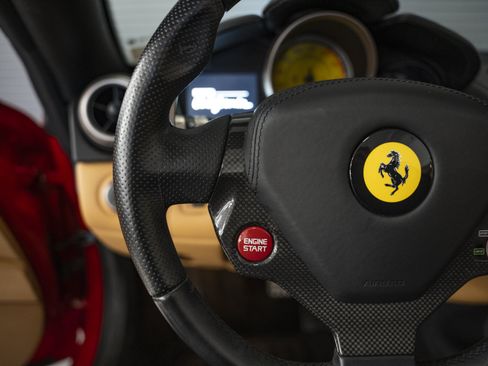 Used 2014 Ferrari California RWD image 30