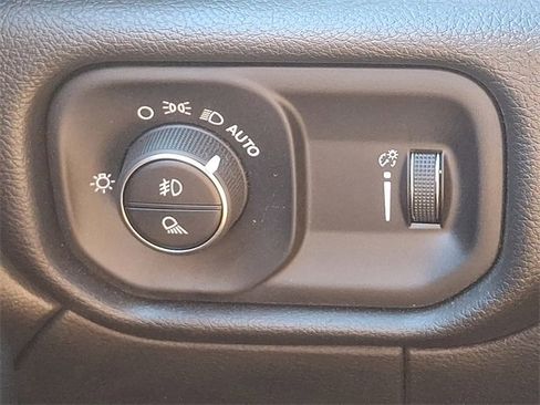 Used 2023 RAM 3500 Tradesman w/ Chrome Appearance Group image 28