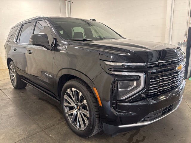 Used 2026 Chevrolet Tahoe High Country AWD/4WD image 3