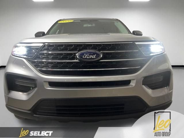 Used 2020 Ford Explorer XLT w/ Comfort Package AWD/4WD image 2