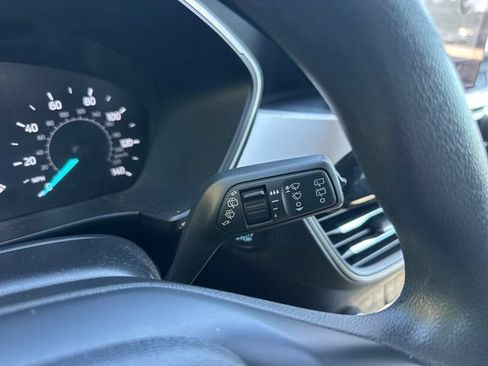 Used 2020 Ford Escape SE FWD image 25