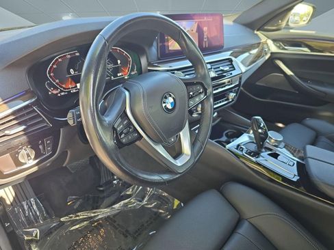 Used 2022 BMW 530i xDrive w/ Premium Package AWD/4WD image 4
