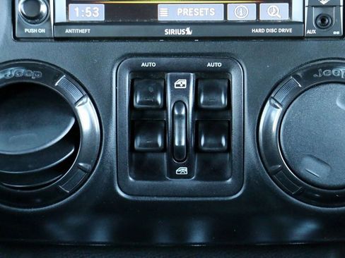 Used 2017 Jeep Wrangler Unlimited Rubicon image 26