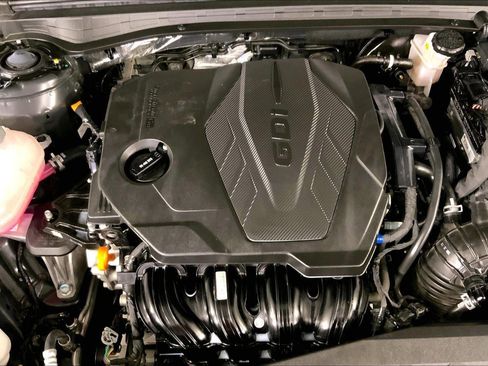 Certified 2025 Kia K5 LXS FWD image 30