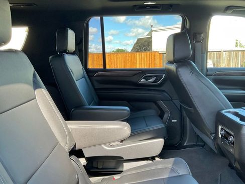 Used 2021 Chevrolet Suburban Z71 w/ Luxury Package AWD/4WD image 29
