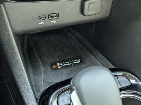 Used 2024 Buick Encore GX Avenir w/ Avenir Technology Package image 27