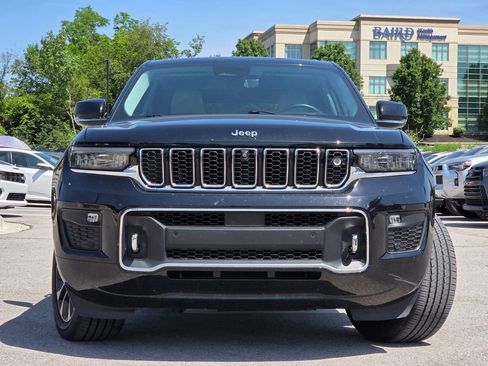 Used 2023 Jeep Grand Cherokee Overland w/ Adv Protech Group III AWD/4WD image 3