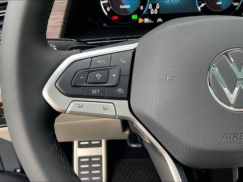 New 2025 Volkswagen Atlas SEL Premium R-Line image 18