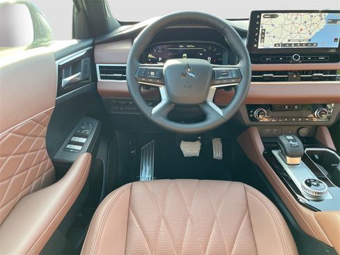 New 2026 Mitsubishi Outlander SEL image 23