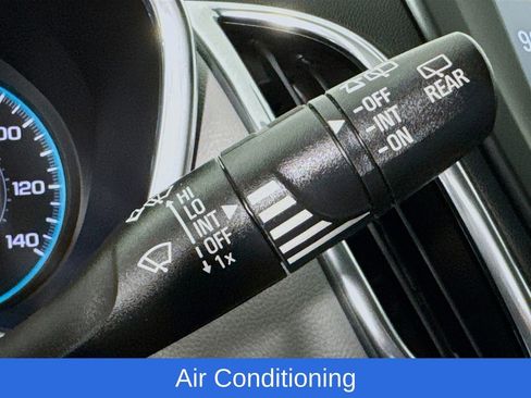 Used 2018 Chevrolet Equinox LT image 16