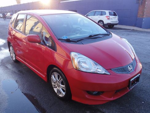 Used 2011 Honda Fit Sport image 2