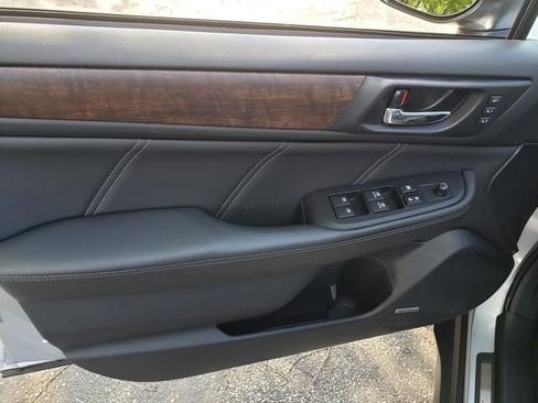 Used 2019 Subaru Outback 2.5i Limited AWD/4WD image 11