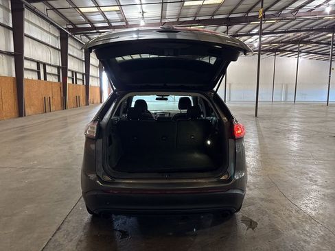 Used 2016 Ford Edge SE image 8