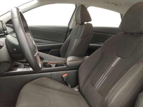 Used 2022 Hyundai Elantra SEL w/ Convenience Package FWD image 17