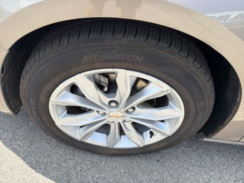 Used 2024 Chevrolet Malibu LT FWD image 11