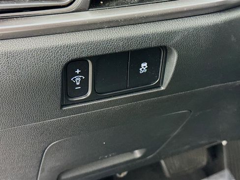 Certified 2025 Kia Sorento S image 10