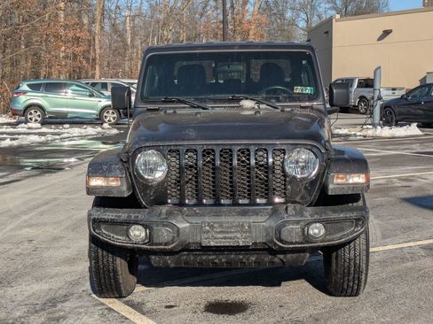 Used 2022 Jeep Gladiator Sport image 2