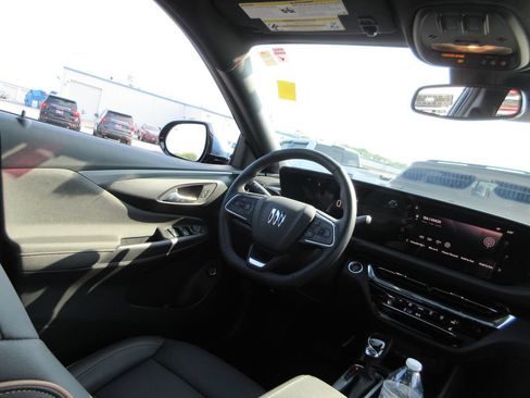 Used 2026 Buick Envista Avenir FWD image 23