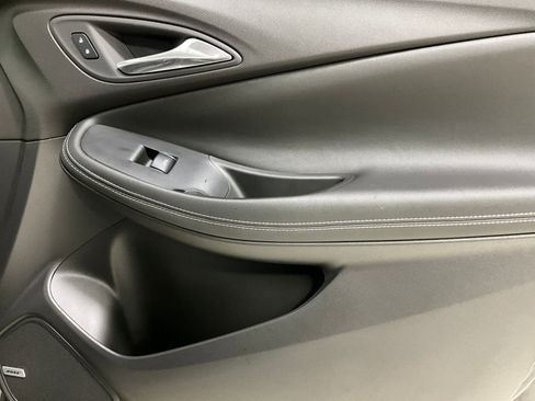 Used 2025 Buick Encore GX Avenir w/ Avenir Technology Package image 22