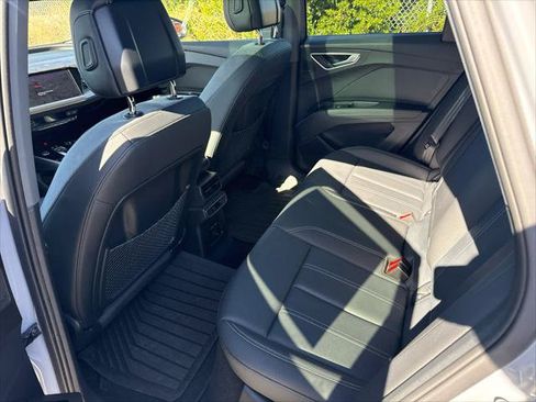 Used 2023 Audi Q4 e-tron Premium Plus w/ Premium Plus RWD image 6