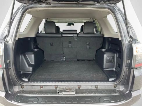 Used 2021 Toyota 4Runner Venture w/ Moonroof Package AWD/4WD image 7