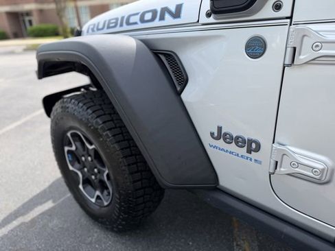 Used 2023 Jeep Wrangler Unlimited Rubicon 4xe w/ Cold Weather Group AWD/4WD image 10