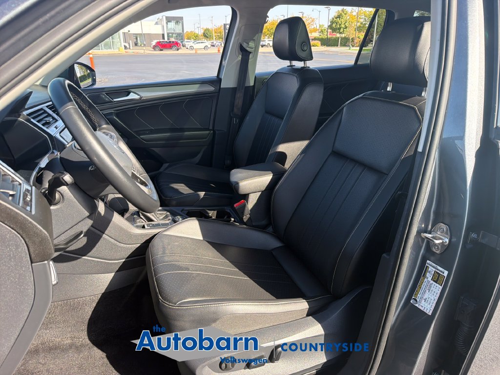 Certified 2023 Volkswagen Tiguan SE w/ Panoramic Sunroof Package AWD/4WD image 7