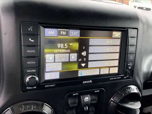 Used 2017 Jeep Wrangler Unlimited Rubicon image 29