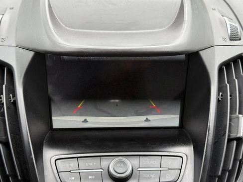 Used 2019 Ford Escape SE FWD image 33
