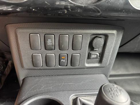 Used 2007 Toyota FJ Cruiser 4WD image 38