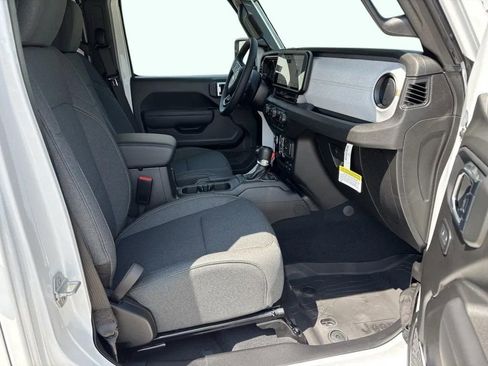 New 2025 Jeep Gladiator Sport image 30