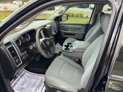 Used 2019 RAM 1500 Classic SLT image 19