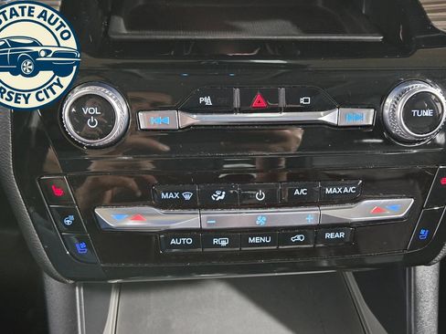 Used 2021 Ford Explorer Limited w/ Equipment Group 301A AWD/4WD image 20