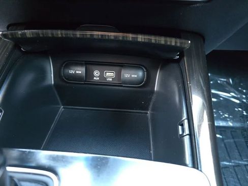 Used 2019 Kia Sorento EX image 16