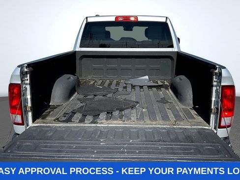 Used 2017 RAM 1500 Express AWD/4WD image 10
