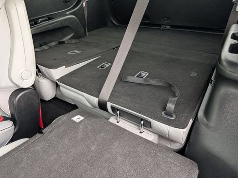 Used 2024 Hyundai Palisade SEL FWD image 19