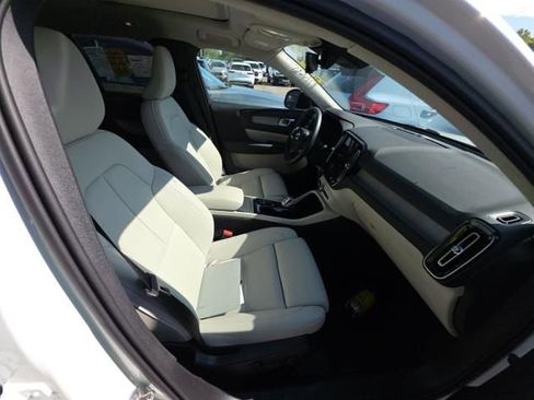Used 2026 Volvo XC40 B5 Plus AWD/4WD image 8