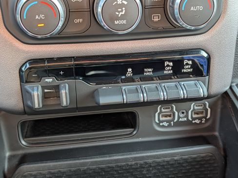 Used 2021 RAM 1500 Big Horn AWD/4WD image 29