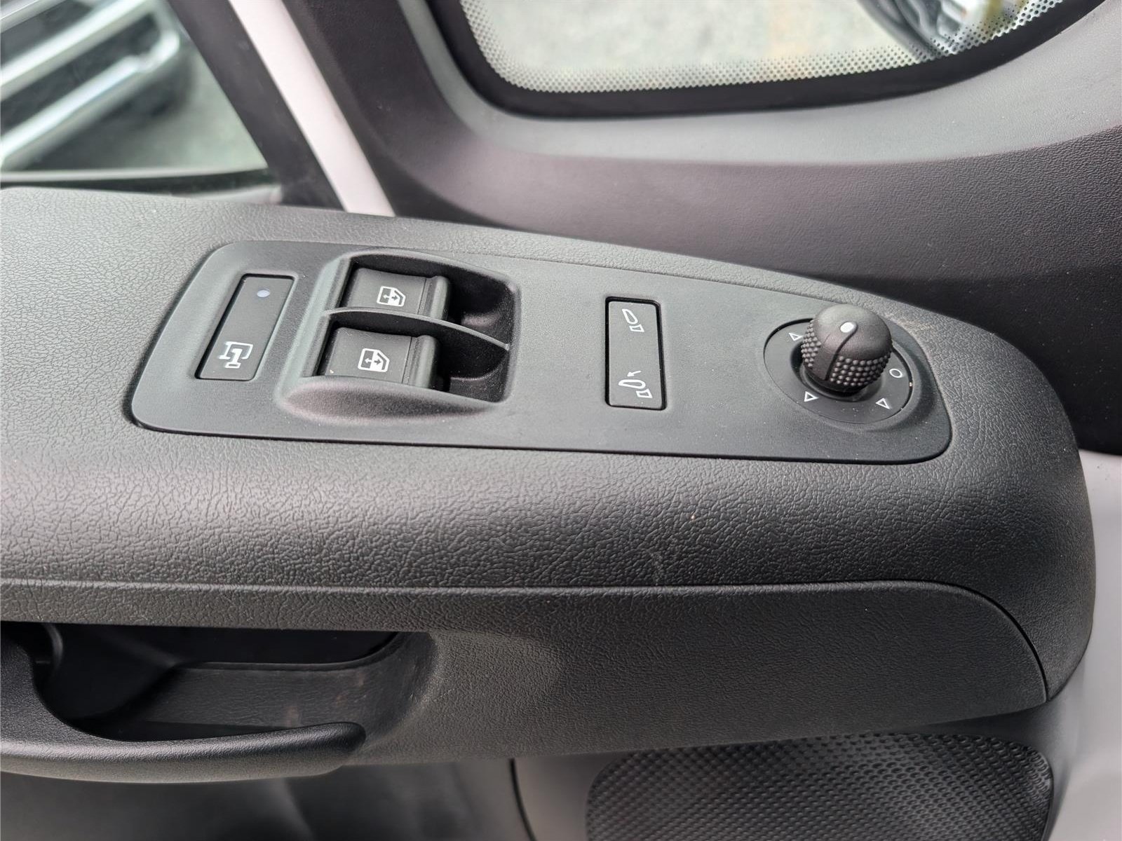 Used 2024 RAM ProMaster 1500 w/ Safety Group FWD image 17