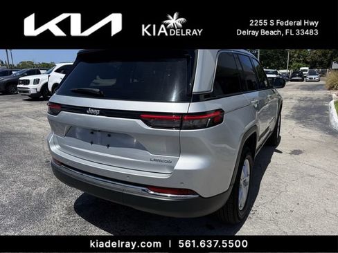 Used 2025 Jeep Grand Cherokee Laredo X w/ Luxury Tech Group I RWD image 3
