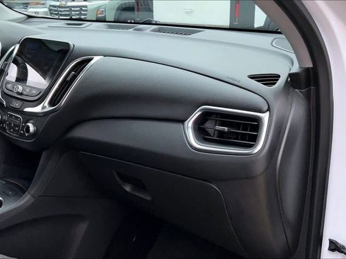 Used 2022 Chevrolet Equinox LT FWD image 17