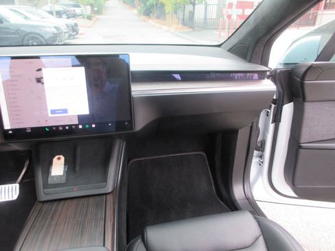 Used 2022 Tesla Model X AWD/4WD image 46