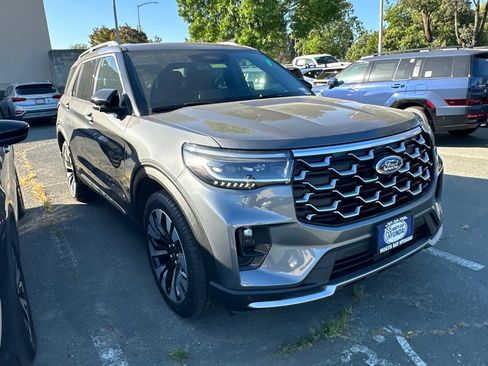 Used 2025 Ford Explorer Platinum w/ LUX Leather Package AWD/4WD image 2