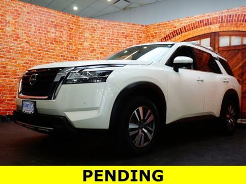 Certified 2023 Nissan Pathfinder SL AWD/4WD image 3