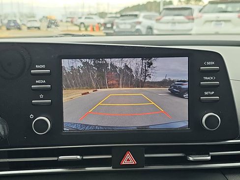 Used 2023 Hyundai Elantra SE image 25