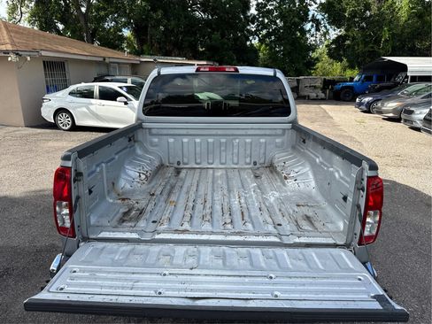 Used 2012 Nissan Frontier SV AWD/4WD image 11