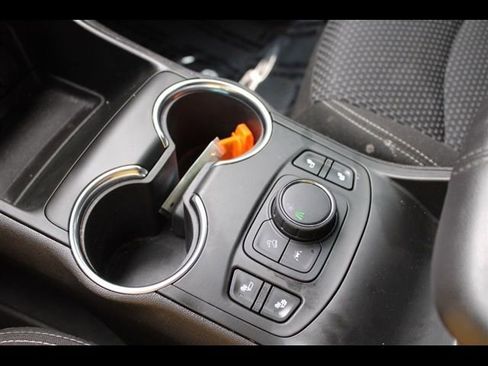 Used 2022 GMC Terrain SLE w/ Driver Convenience Package FWD image 38