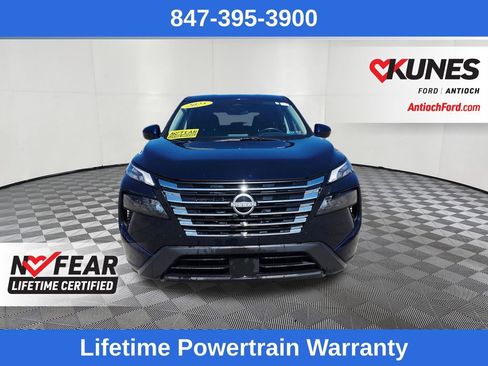 Used 2025 Nissan Rogue SV image 2