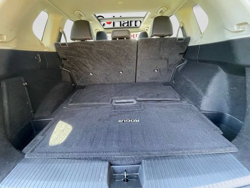 Used 2023 Nissan Rogue SL AWD/4WD image 17