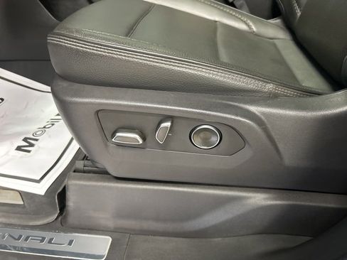 Used 2025 GMC Sierra 3500 Denali w/ Denali Reserve Package image 12